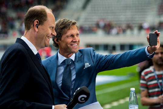 Lasse Granqvist och Jens Fjellström från Cmore tar en