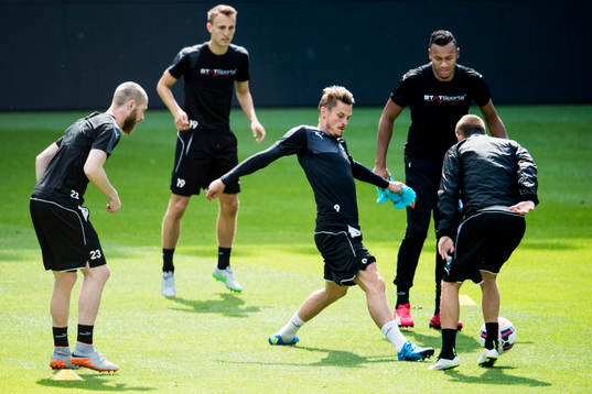 Bläddra bland fler bilder av Fotboll, Champions League, Kval, Malmö FF, Träning & Presskonferens