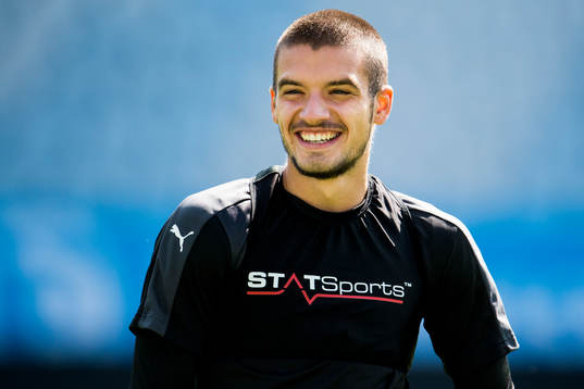 Vladimir Rodic skrattar