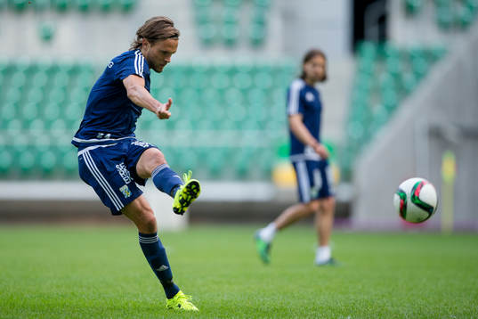 IFK Göteborgs Tom Pettersson skjuter ett skott