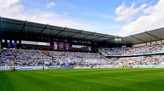 Malmö FFs supportrar före fotbollsmatchen i kvalet till