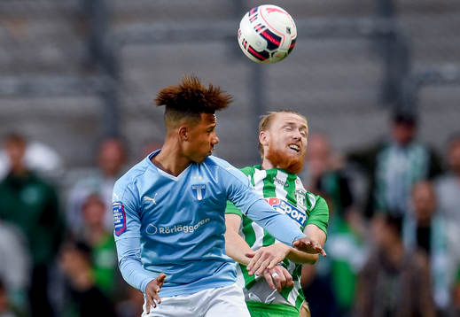Malmö FFs Tobias Sana och Zalgiris Linas Pilibaitis i en