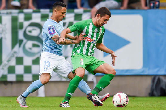 Malmö FFs Victor Yoshimar Yotun Flores och Zalgiris Jorge