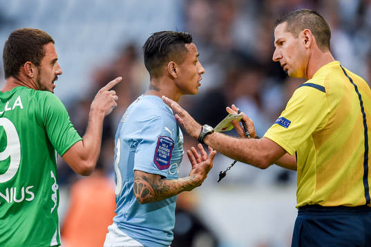 Zalgiris Jorge Chula och Malmö FFs Victor Yoshimar Yotun