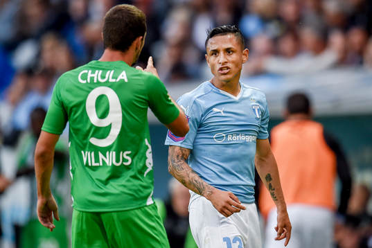 Känslor mellan Zalgiris Jorge Chula och Malmö FFs Victor