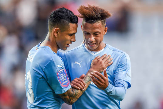 Malmö FFs Victor Yoshimar Yotun Flores och Tobias Sana