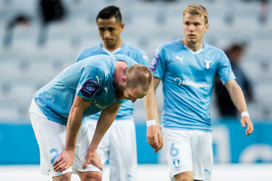 Malmö FFs Jo Inge Berget och i bakgrunden Victor Yoshimar