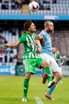 Zalgiris Deividas Semberas i ncikduell med Malmö FFs Jo