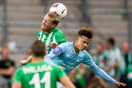 Zalgiris Linas Pilibaitis i nickduell med Malmö FFs Tobias