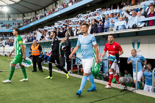 Malmö FFs Markus Rosenberg, målvakt Zlatan Azinovic och