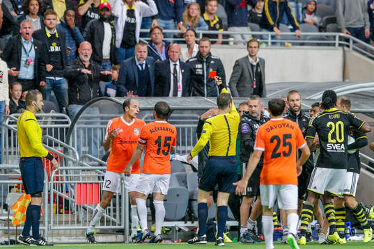 Shiraks Andranik Barikyan tilldelas rött kort, lagets