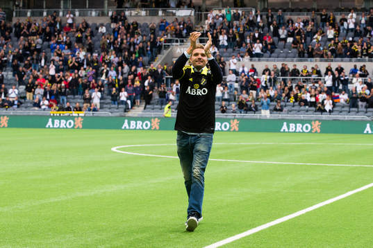 s nyförvärv Jos Hooiveld