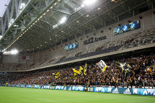 Regnet öser ner på Tele2 Arena