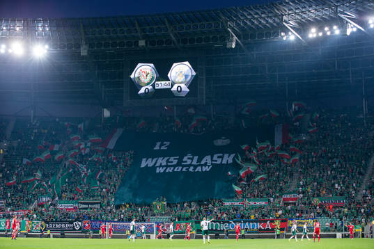 Slask Wroclaws klack med TIFO