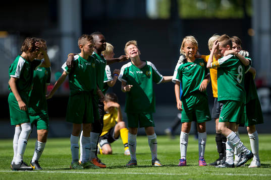 Hammarby spelare jublar av glädje