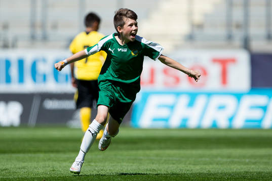 En Hammarby spelare jublar