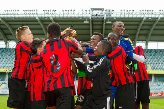 Lizzy Football Club jublar