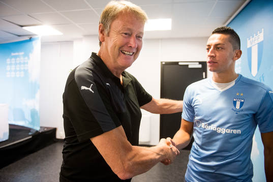 Malmö FF presenterar ett nyförvärv i form av Nikola