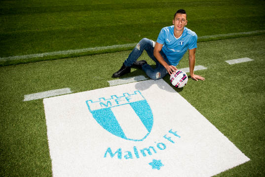 Malmö FF presenterar ett nyförvärv i form av Nikola
