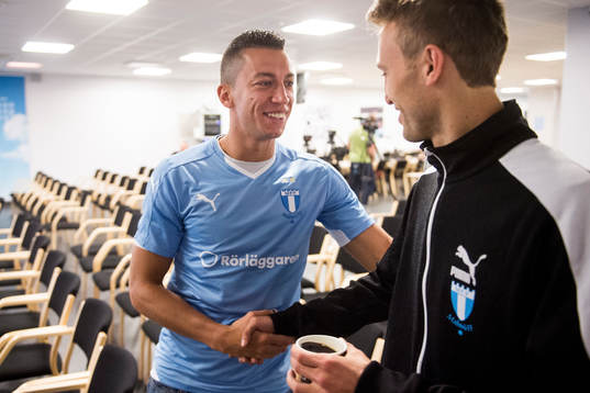 Malmö FF presenterar ett nyförvärv i form av Nikola