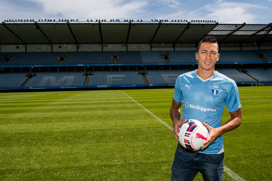 Malmö FF presenterar ett nyförvärv i form av Nikola