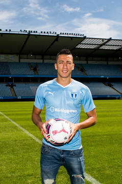Malmö FF presenterar ett nyförvärv i form av Nikola