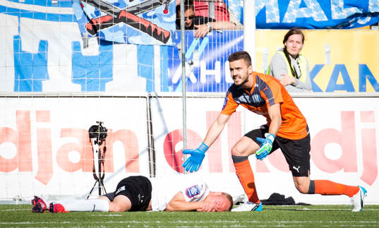 Örebros Patrik Haginge klev av skadad i slutet på matchen