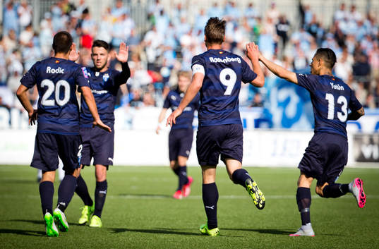 Malmö FFs Markus Rosenberg gör 1-1 och jublar med