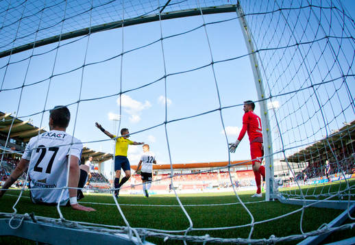 Domaren dömer bort Malmö 1-2 mål