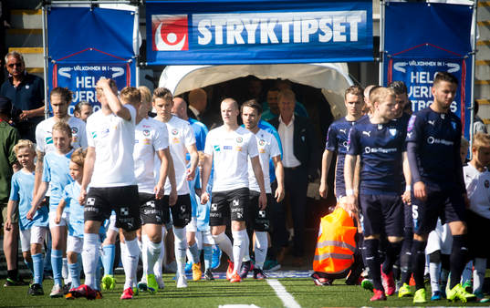 Örebros Nordin Gerzic och Daniel Gustavsson och Malmö FFs