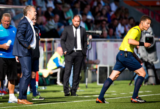 Malmö FFs tränare Åge Hareide är arg på domaren