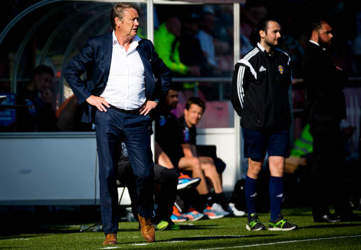 Malmö FFs tränare Åge Hareide är arg på domaren