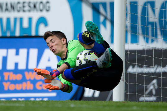 CD Inter Vista Alegres målvakt räddar
