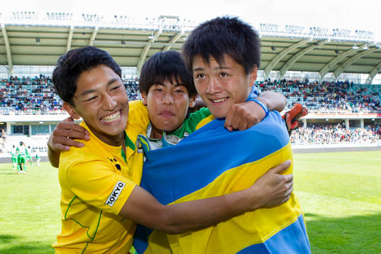 Tokyo spelare jublar med
