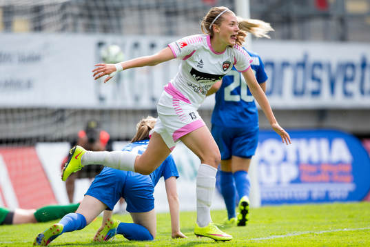 Rosengårds Hanna Lundell jublar