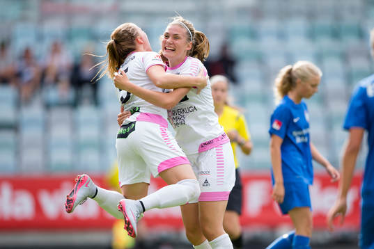 Rosengårds Hanna Lundell jublar och omfamnas