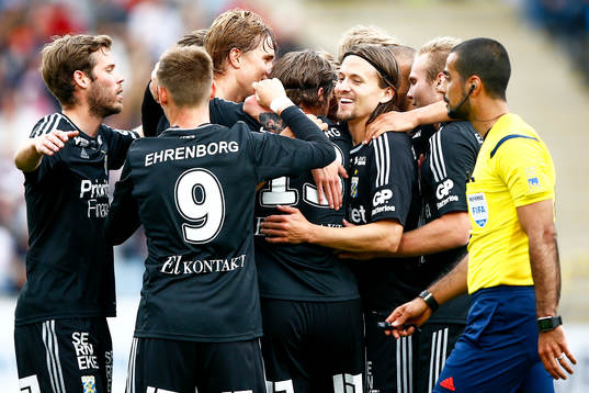 IFK Göteborgs spelare jublar
