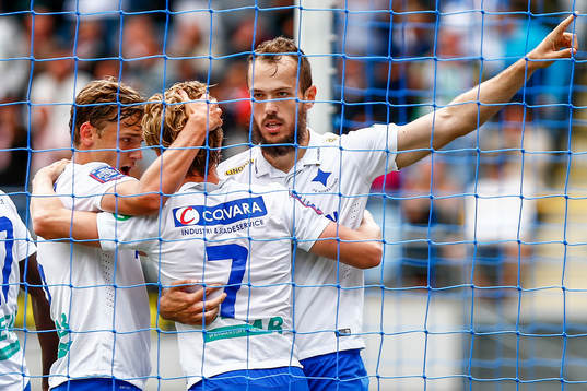Norrköpings Linus Wahlqvist och Emir Kujovic firar att