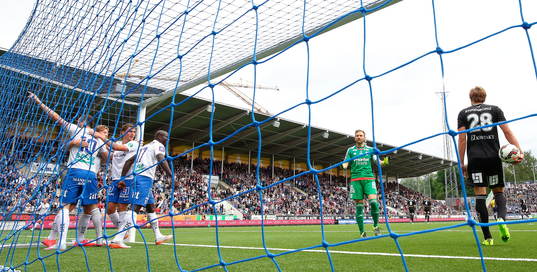 IFK Göteborgs Thomas Rogne och IFK Göteborgs målvakt