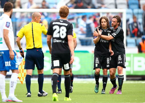 IFK Göteborgs Gustav Svensson kramar om Lasse Vibe