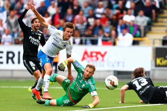 Situationen mellan Norrköpings Arnor Ingvi Traustason och