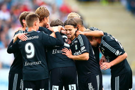 IFK Göteborg med bland andra Lasse Vibe firar