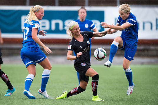 Göteborgs Filippa Curmark och Eskilstuna Petra Larsson i