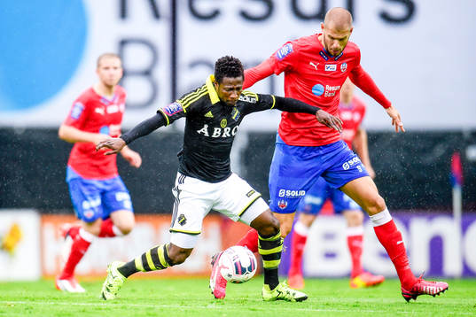 s Ebenezer Ofori och Helsingborgs Robin Simovic