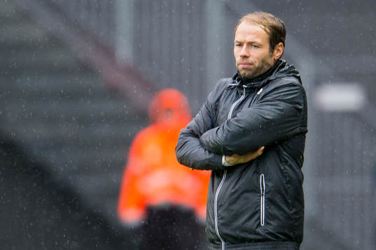 s tränare Andreas Alm deppar