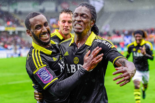 s Henok Goitom och Dickson Etuhu firar Gotioms