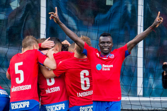 Helsingborgs Lalawélé Atakora jublar