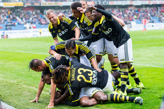 s spelare firar Henok Gotiom gjort 1-1