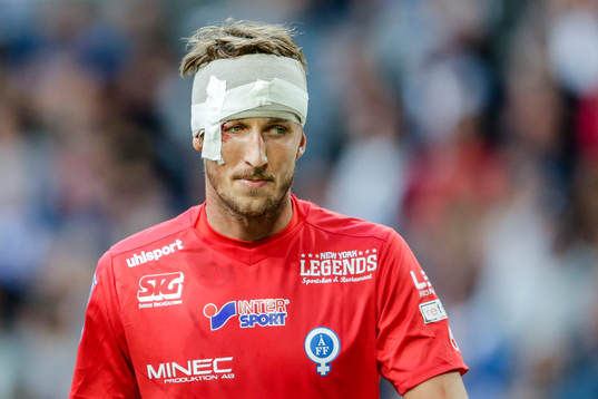 Åtvidabergs Tor Øyvind Hovda med bandage