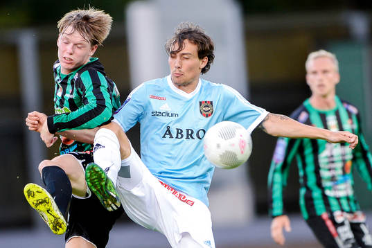 Bläddra bland fler bilder av Fotboll, Superettan, Varberg - Brommapojkarna